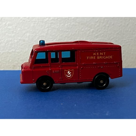 Vintage Matchbox Lesney #57 Land Rover Fire Truck Kent Fire 1/64 Scale Diecast - Picture 5 of 7